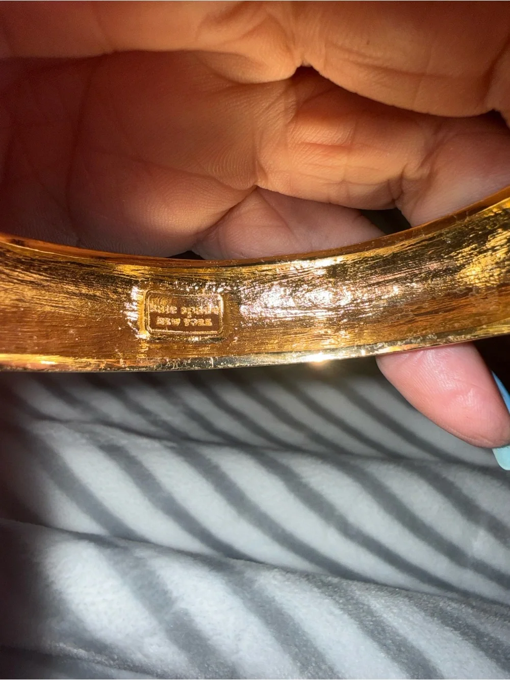 Vintage kate spade gold-tone open cuff bracelet with clear crystal clusters - Picture 6 of 6